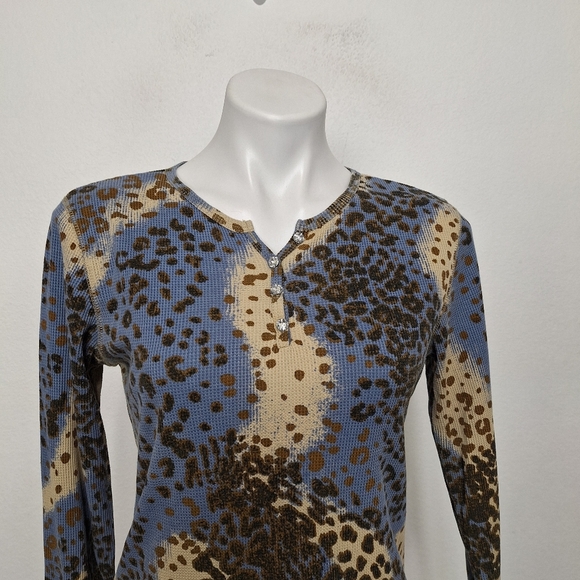Onque Casuals Blue Brown Animal Print Gorpcore Waffle Knit Thermal Top Size S - Picture 2 of 13